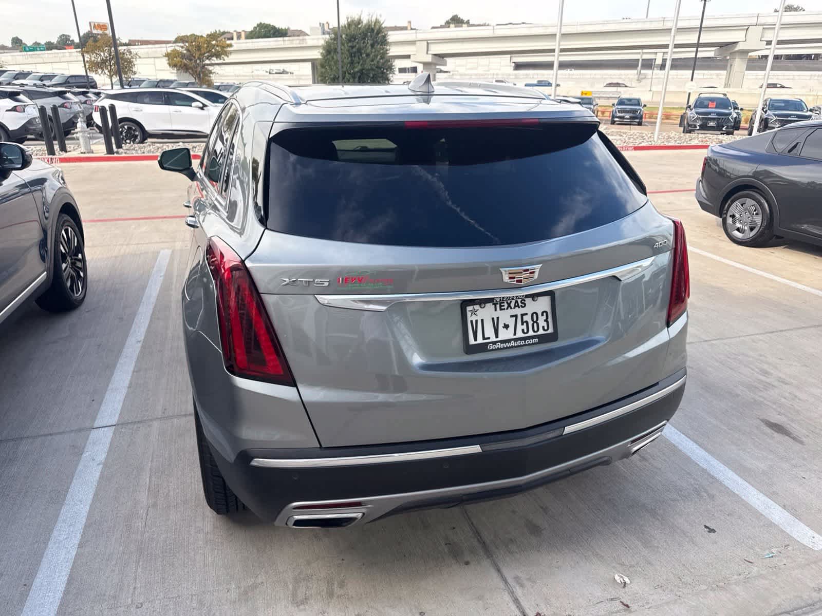 Used 2023 Cadillac XT5 Premium Luxury FWD image 3