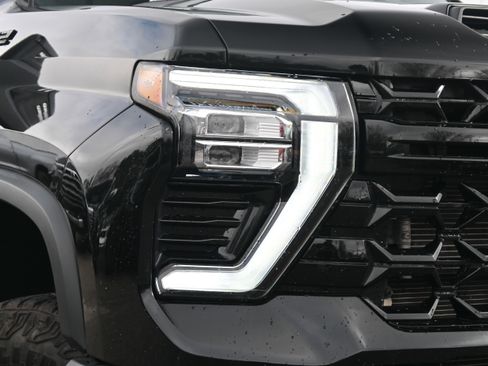 Used 2024 Chevrolet Silverado 2500 ZR2 w/ ZR2 Bison Edition AWD/4WD image 6