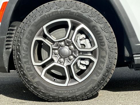 New 2023 Jeep Grand Cherokee Trailhawk w/ Advanced Protech Group II image 25