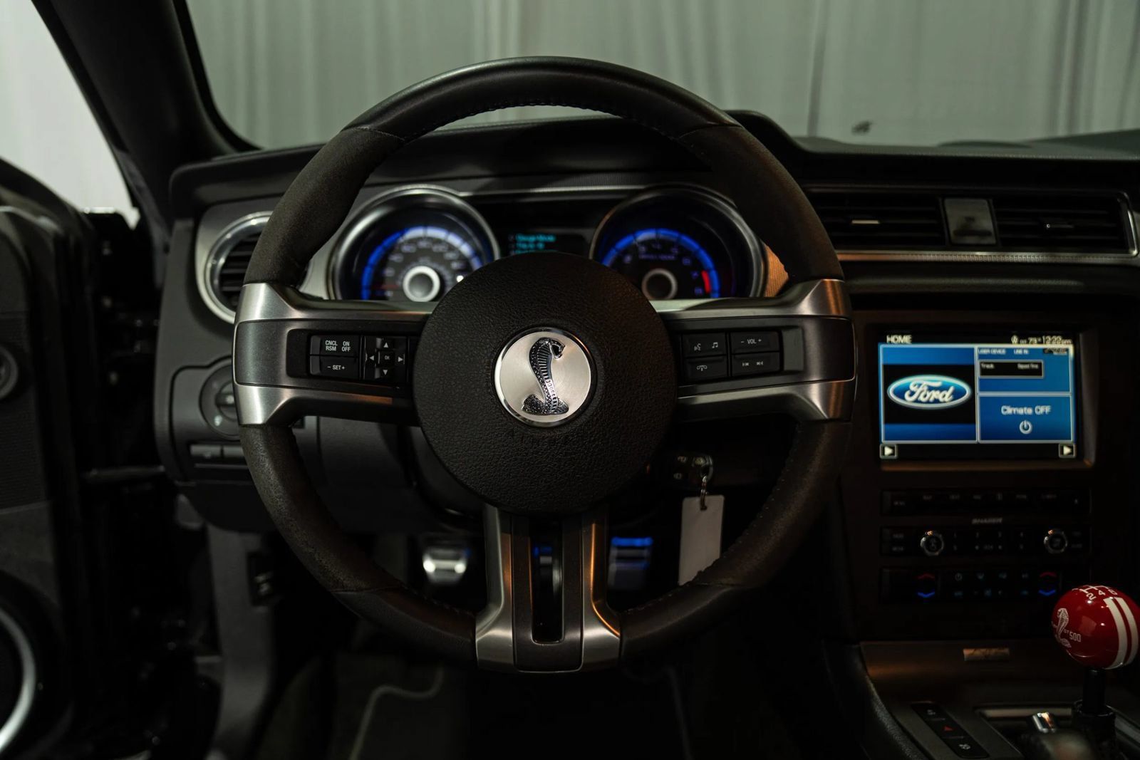 Used 2013 Ford Mustang Shelby GT500 w/ Electronics Pkg RWD image 24