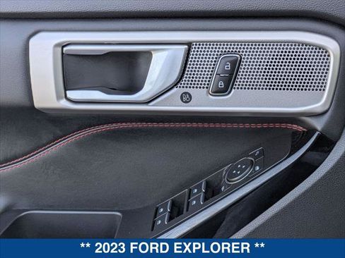 Used 2023 Ford Explorer ST-Line w/ Class IV Trailer Tow Package image 11