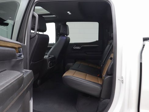 Certified 2024 Chevrolet Silverado 1500 High Country w/ High Country Premium Package image 15