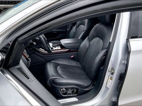 Used 2013 Audi A8 L 4.0T image 18