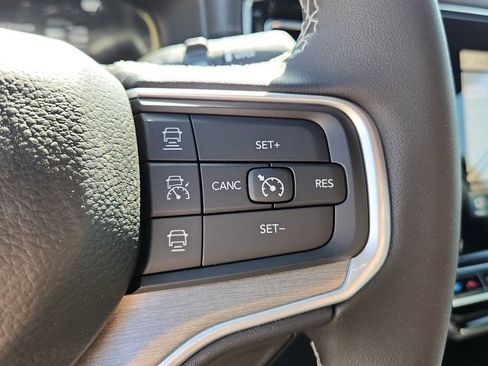 New 2025 Jeep Wagoneer L Series II w/ Convenience Group I AWD/4WD image 23