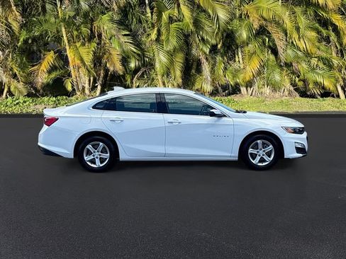 Used 2024 Chevrolet Malibu LT FWD image 3