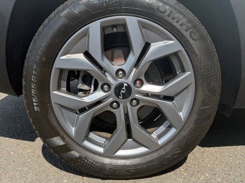 Used 2024 Kia Seltos S AWD/4WD image 16