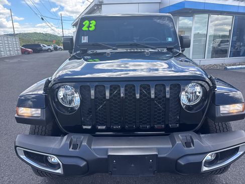 Used 2023 Jeep Gladiator Sport AWD/4WD image 8