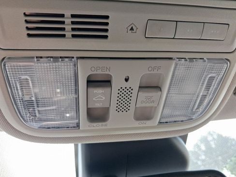 Used 2014 Honda Odyssey EX-L image 17