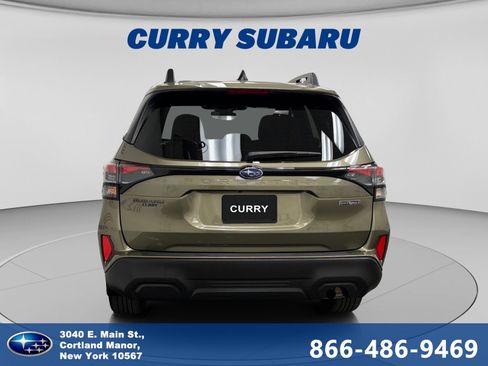 Used 2025 Subaru Forester Premium AWD/4WD image 4