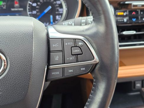 Used 2020 Toyota Highlander Platinum image 29