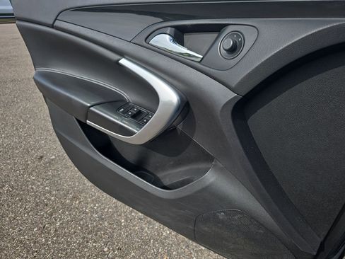 Used 2012 Buick Regal Leather FWD image 24