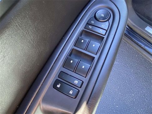 Used 2016 Chevrolet Traverse LTZ image 19