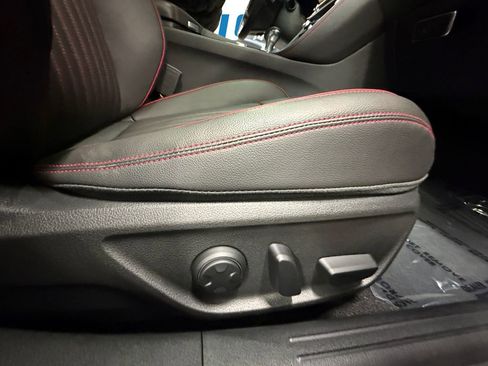 Used 2025 Genesis G70 3.3T Advanced image 16