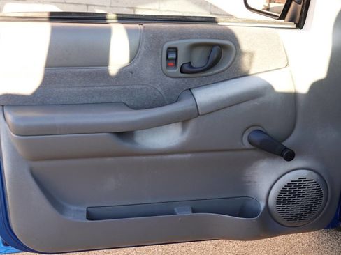 Used 2000 Chevrolet S10 Pickup LS w/ Preferred Equipment Group image 57