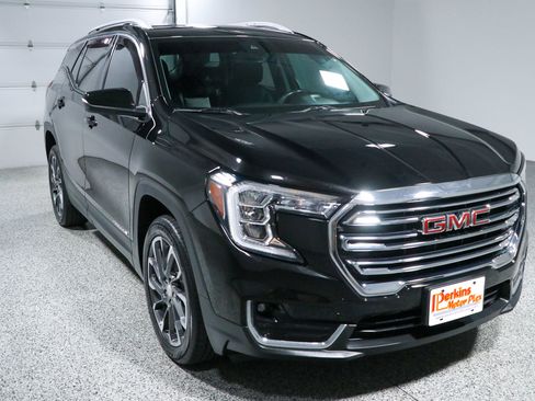 Used 2022 GMC Terrain SLT w/ LPO, Floor Liner Package AWD/4WD image 5