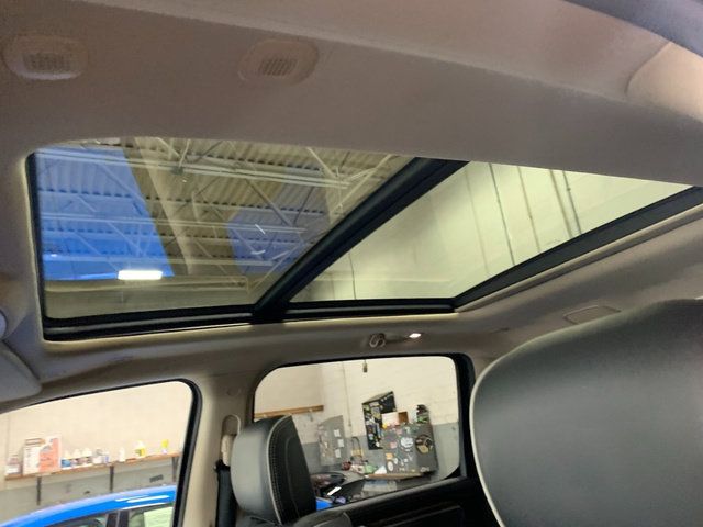 Used 2019 RAM 1500 Laramie AWD/4WD image 7