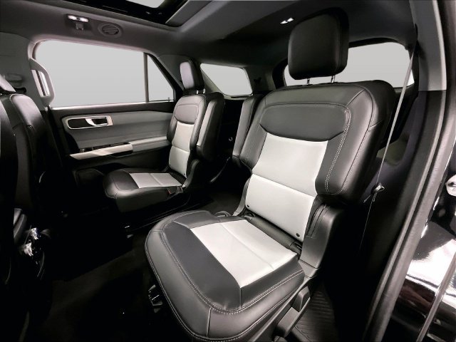 Used 2023 Ford Explorer XLT w/ Equipment Group 202A AWD/4WD image 25