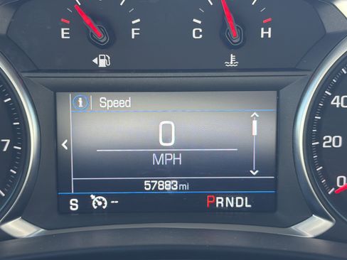 Used 2022 Chevrolet Equinox RS FWD image 2