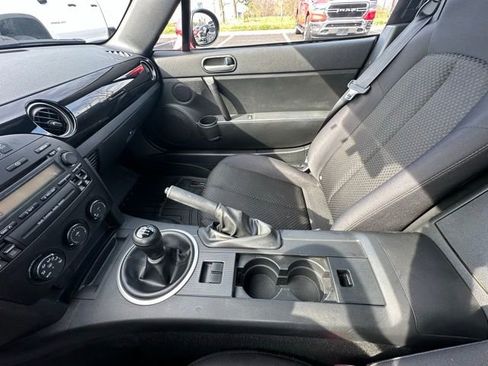 Used 2008 MAZDA MX-5 Miata Sport image 23