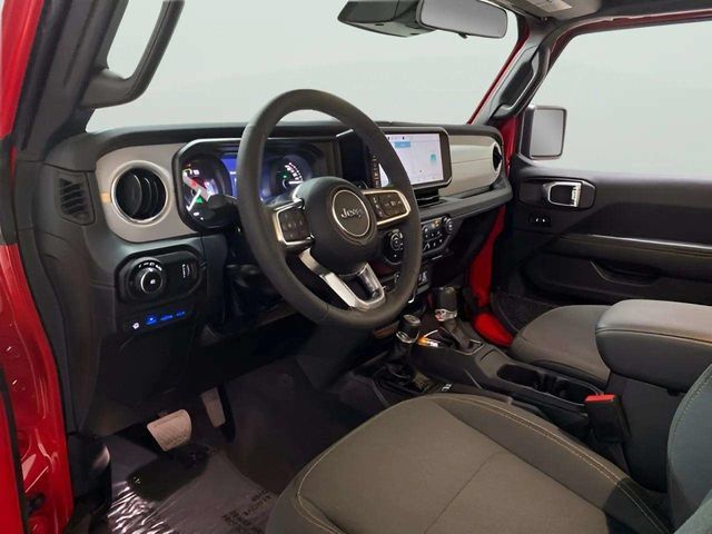 Used 2025 Jeep Wrangler Unlimited Sahara w/ Safety Group AWD/4WD image 16