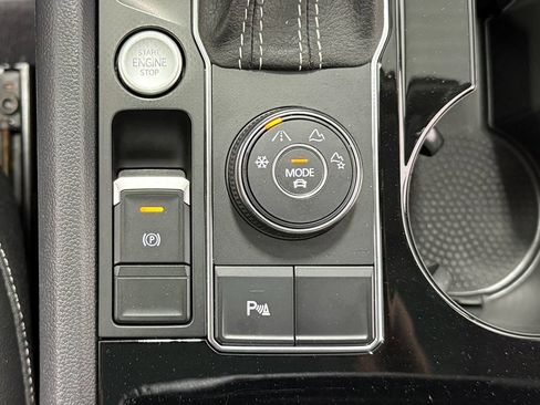 Used 2022 Volkswagen Atlas SE AWD/4WD image 24