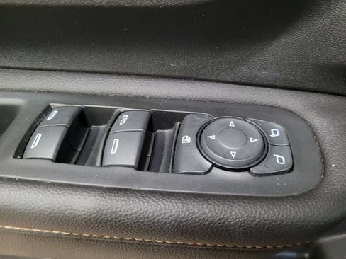 Used 2019 GMC Terrain SLE image 27