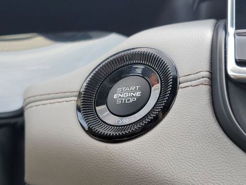 Used 2024 Jeep Compass Limited image 16