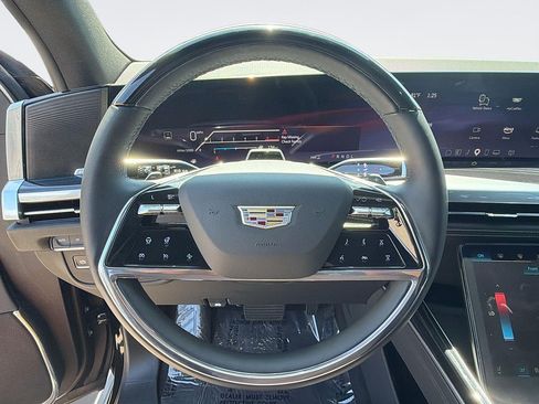 Used 2025 Cadillac Escalade ESV Sport AWD/4WD image 8