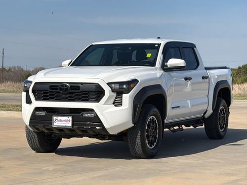 Used 2024 Toyota Tacoma TRD Off-Road AWD/4WD image 3