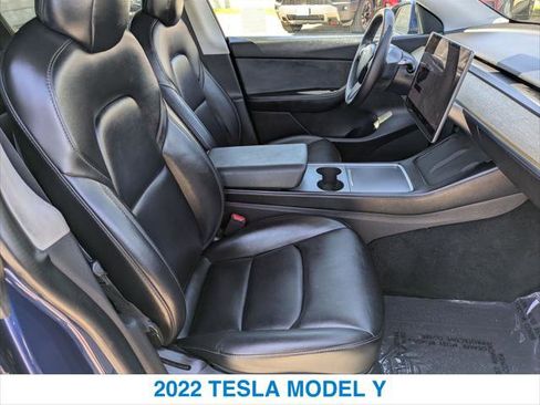 Used 2022 Tesla Model Y Long Range AWD/4WD image 25