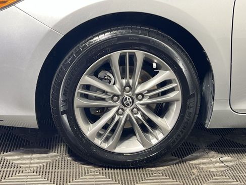 Used 2016 Toyota Camry SE w/ Moonroof Package FWD image 8
