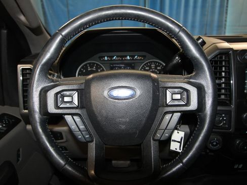 Used 2018 Ford F150 XLT w/ Equipment Group 302A Luxury AWD/4WD image 11