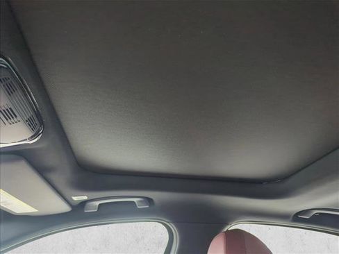 Used 2025 BMW 330i Sedan w/ M Sport Package image 12