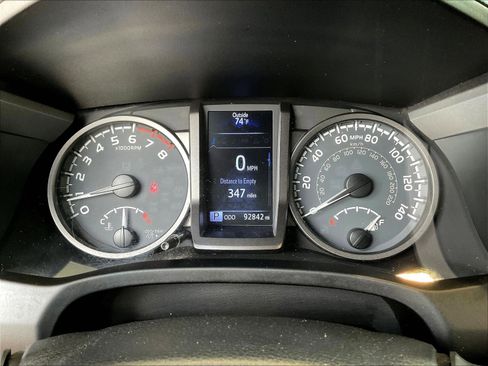 Used 2017 Toyota Tacoma SR5 RWD image 14