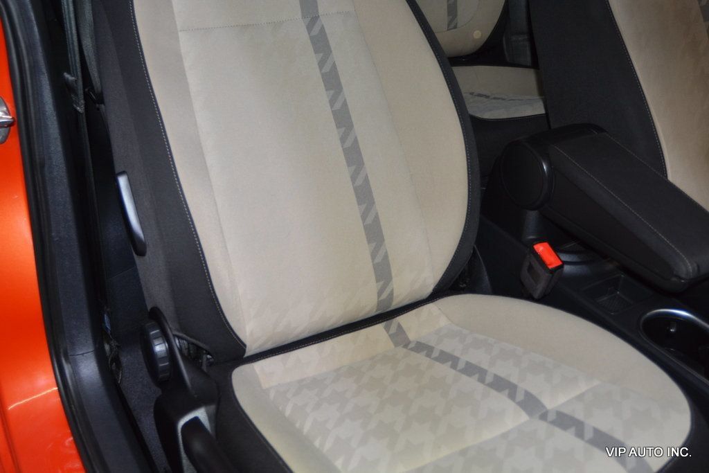 Used 2018 Volkswagen Beetle 2.0T Coast FWD image 15