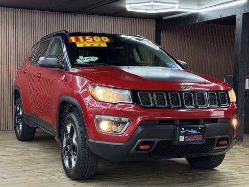 Used 2018 Jeep Compass Trailhawk AWD/4WD image 3