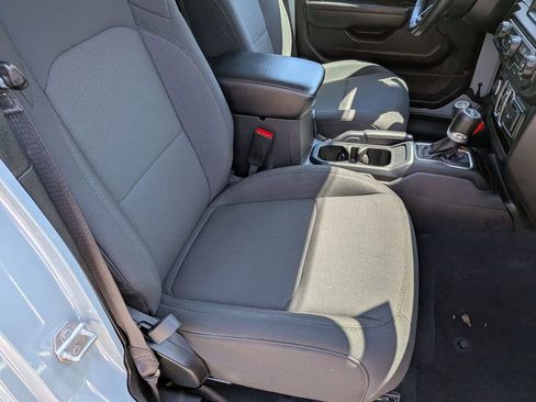 Used 2023 Jeep Wrangler Unlimited w/ Cold Weather Group image 27