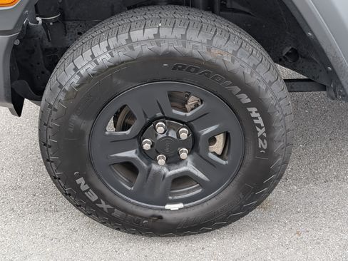 Used 2025 Jeep Wrangler Sport AWD/4WD image 24
