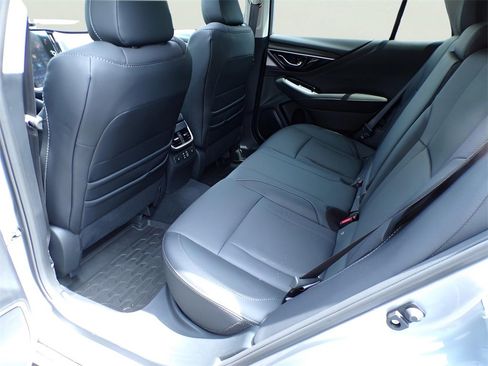 Used 2025 Subaru Outback Limited image 15