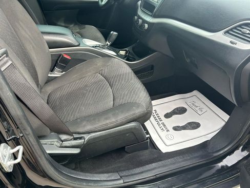 Used 2014 Dodge Journey SE image 12