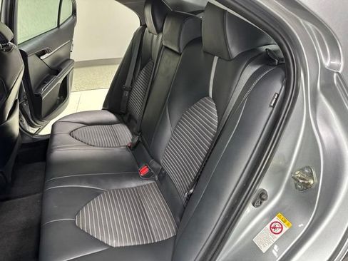 Used 2018 Toyota Camry SE w/ Moonroof Package FWD image 24