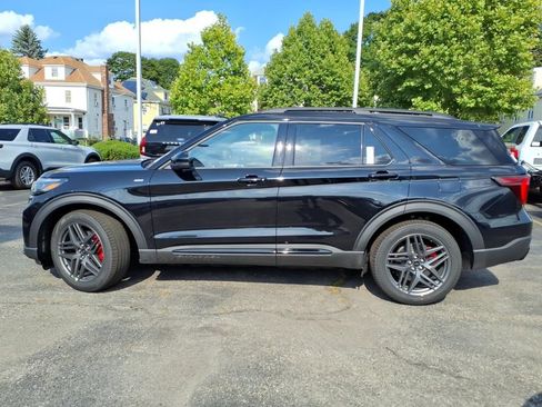 New 2026 Ford Explorer ST-Line w/ ST-Line Street Pack RWD image 8