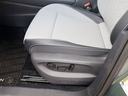 New 2026 Volkswagen Tiguan SE R-Line AWD/4WD image 14