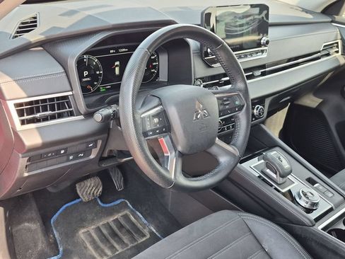 Used 2023 Mitsubishi Outlander 4WD Plug-In Hybrid image 11