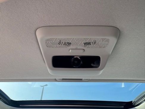 Used 2025 Kia Carnival SX w/ SX Dark Edition Package image 19