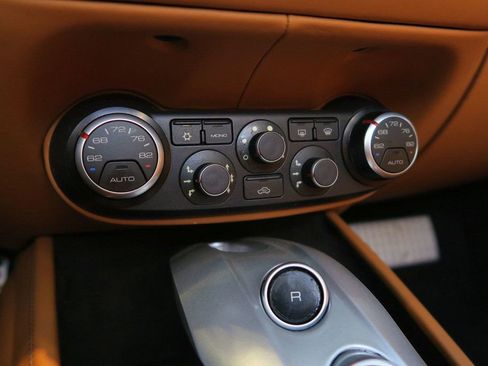 Used 2016 Ferrari California T RWD image 19
