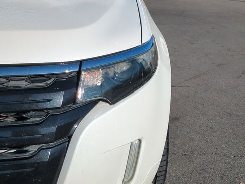 Used 2011 Ford Edge Sport w/ Driver Entry Pkg image 12