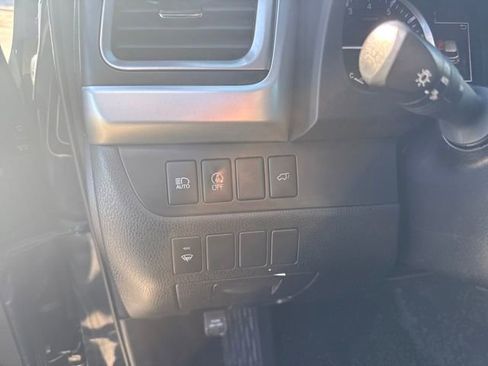 Used 2018 Toyota Highlander XLE image 15