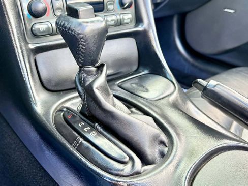 Used 2004 Chevrolet Corvette Convertible image 17