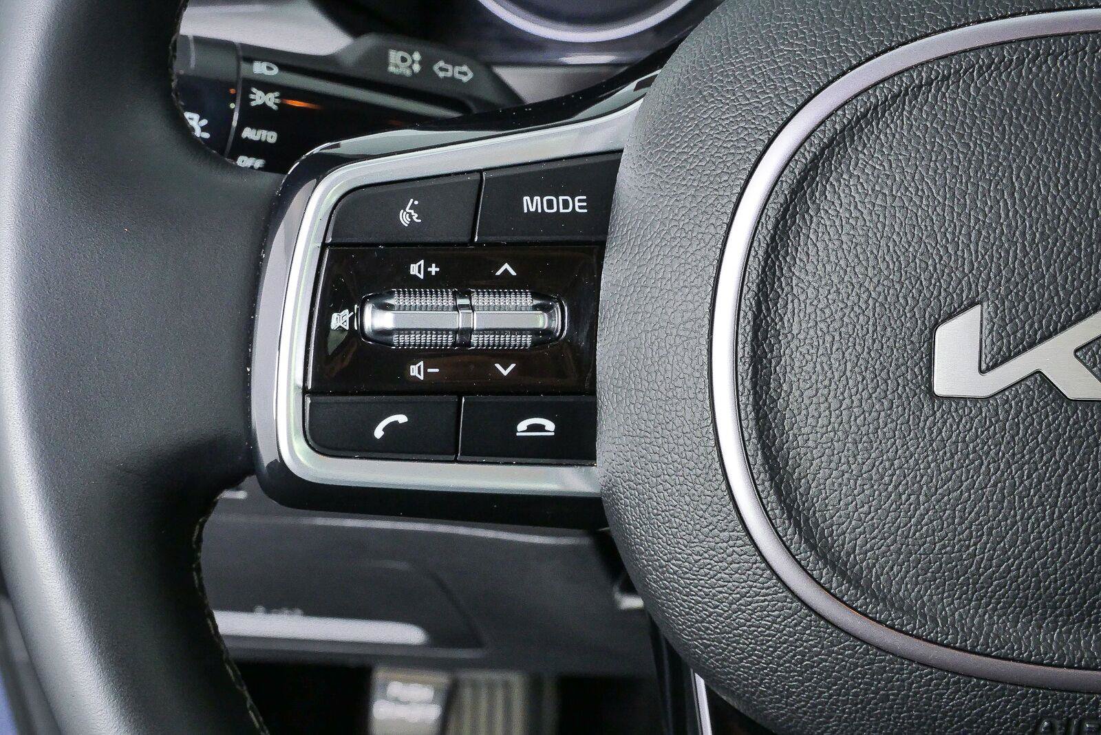 Used 2023 Kia Sorento S FWD image 10